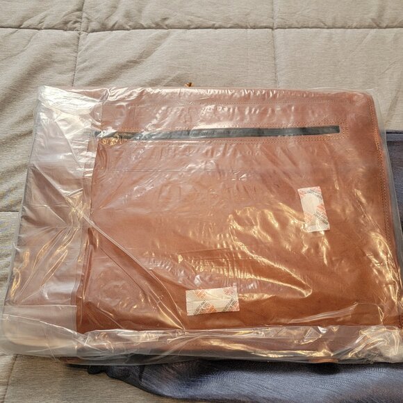 NEW Komal Brown Passion Leather Messenger Bag, New with Tags/Bag - Picture 4 of 4